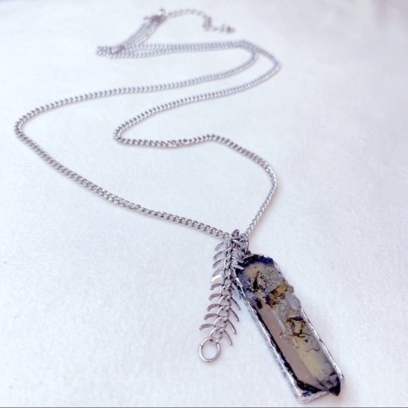 Unisex Resin Tough Stone Alloy Centipede Pendant Necklace - Picture 3 of 9